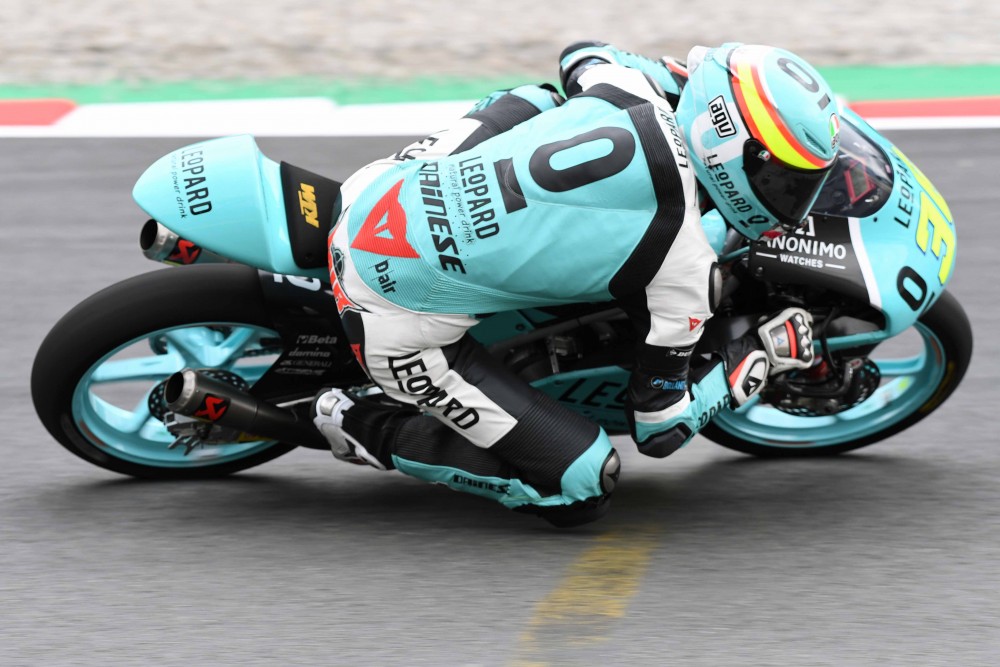 Moto3: Joan Mir pela primeira vez na pole