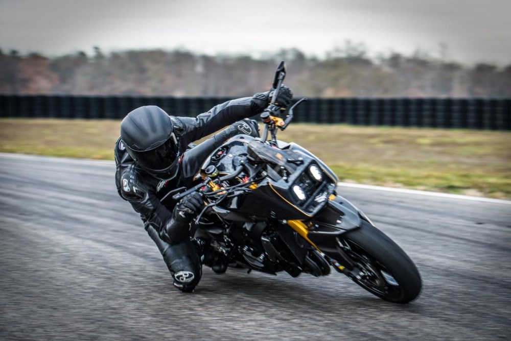 A Suzuki GSX S1000 ‘Tsurugi’ da TripleSpeed