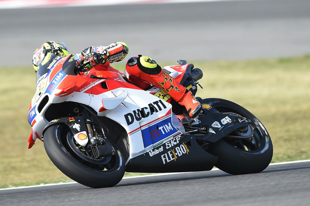 MotoGP: Andrea Iannone espera por luz verde dos médicos