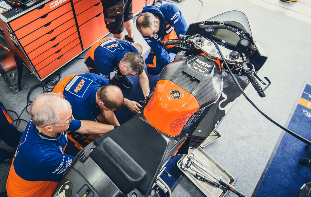 MotoGP – Vídeo: KTM a caminho do Qatar 2017