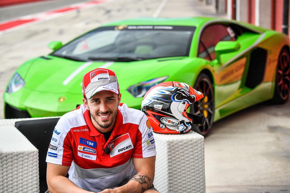 MotoGP: Andrea Dovizioso troca duas pelas quatro rodas