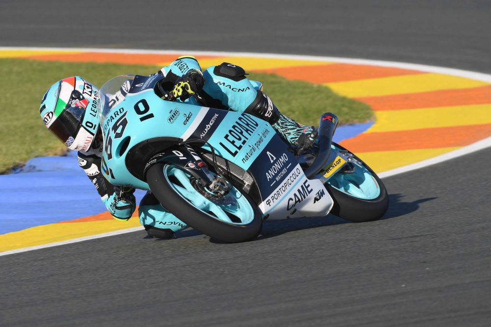 Moto3: Andrea Locatelli lidera terceiro treino livre