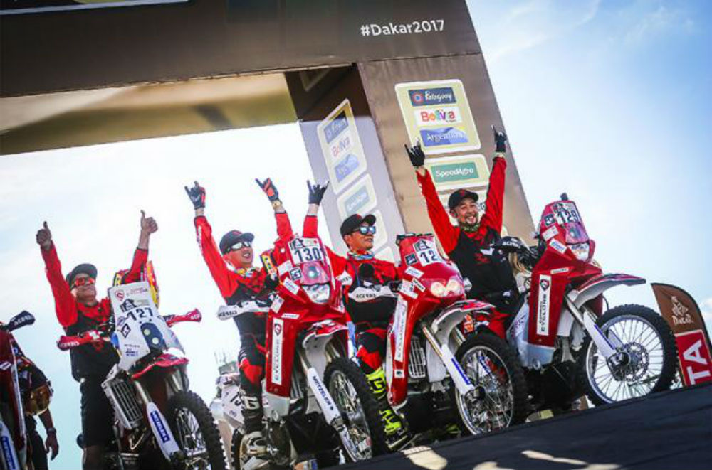 Dakar: Estrela do cinema chinês abandona prova