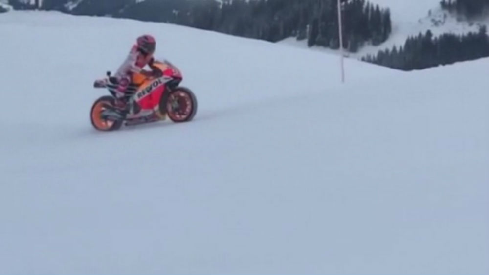 MotoGP – Vídeo: Marc Márquez leva Honda para a neve