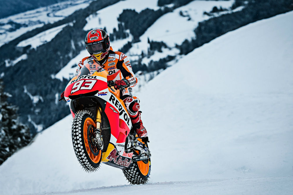 MotoGP – Vídeo: Marc Márquez com a Honda RC213V na neve