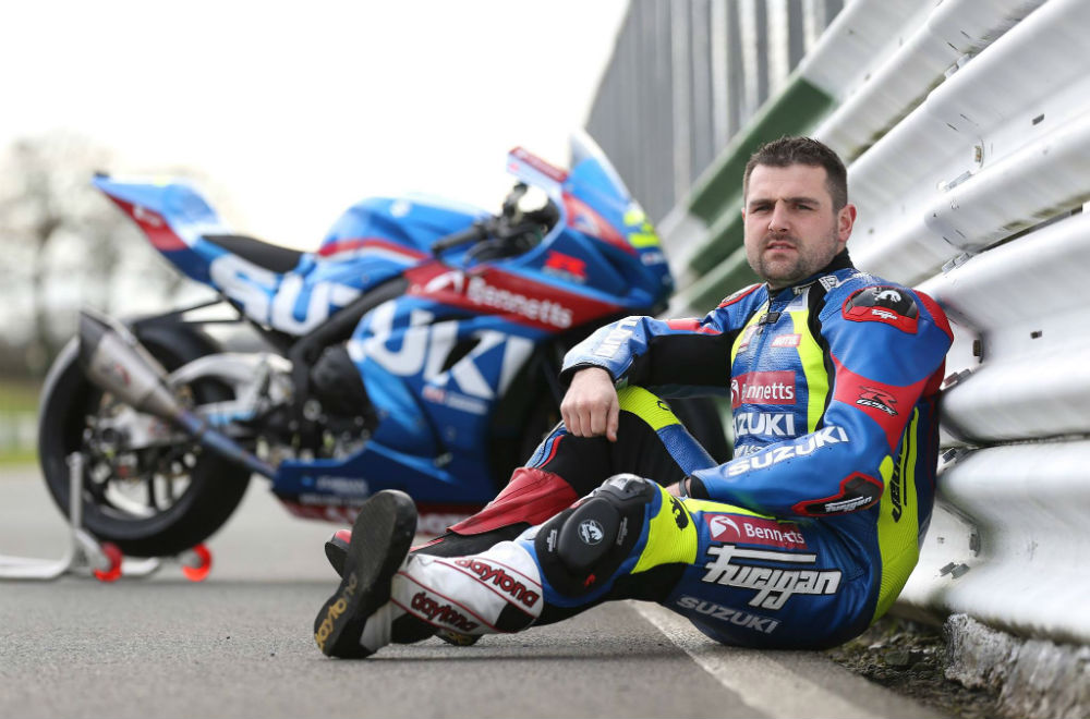 Michael Dunlop com a Suzuki na Ilha de Man