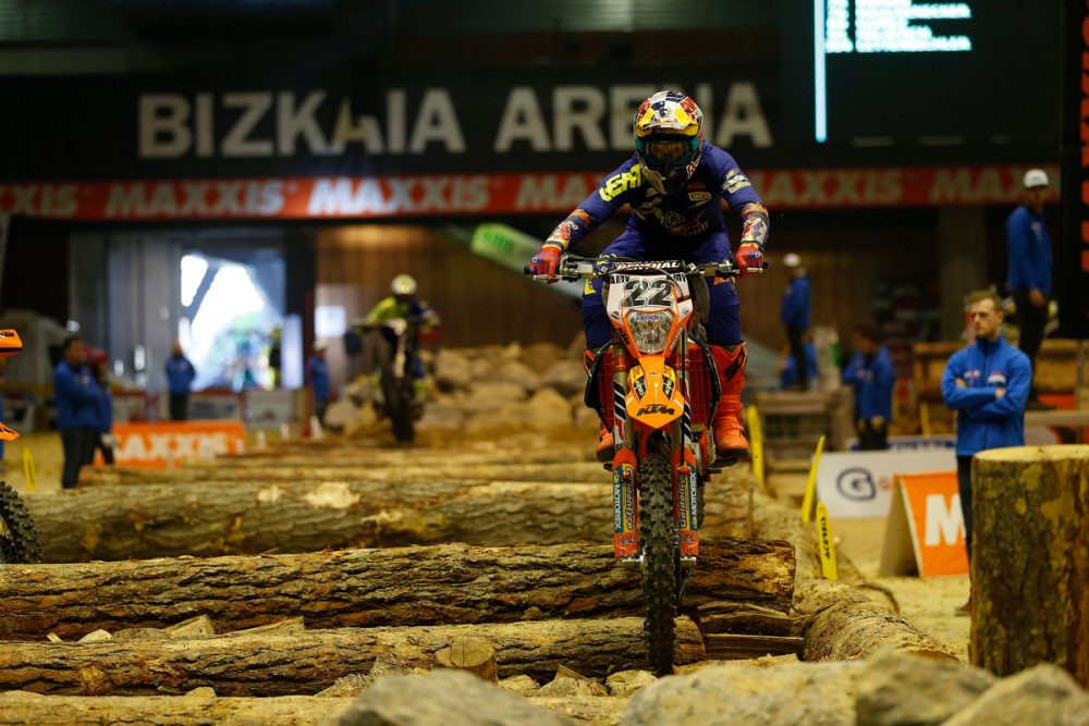 Mundial de SuperEnduro: Jonny Walker vence primeira manga em Albi