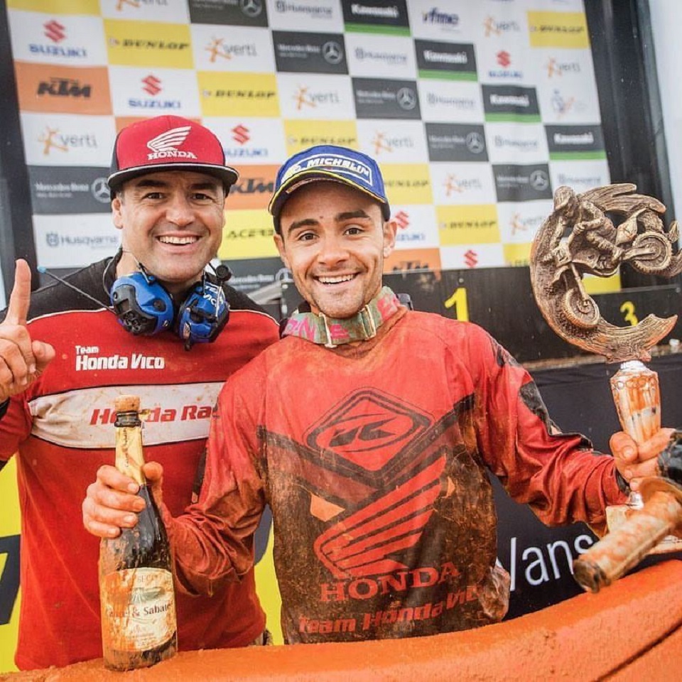 Sandro Peixe e Luís Outeiro no pódio do Espanhol de MX