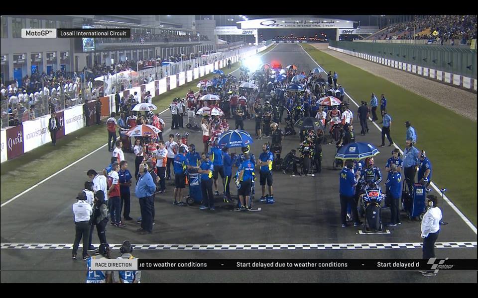 GP Qatar MotoGP: Chuva atrasa partida