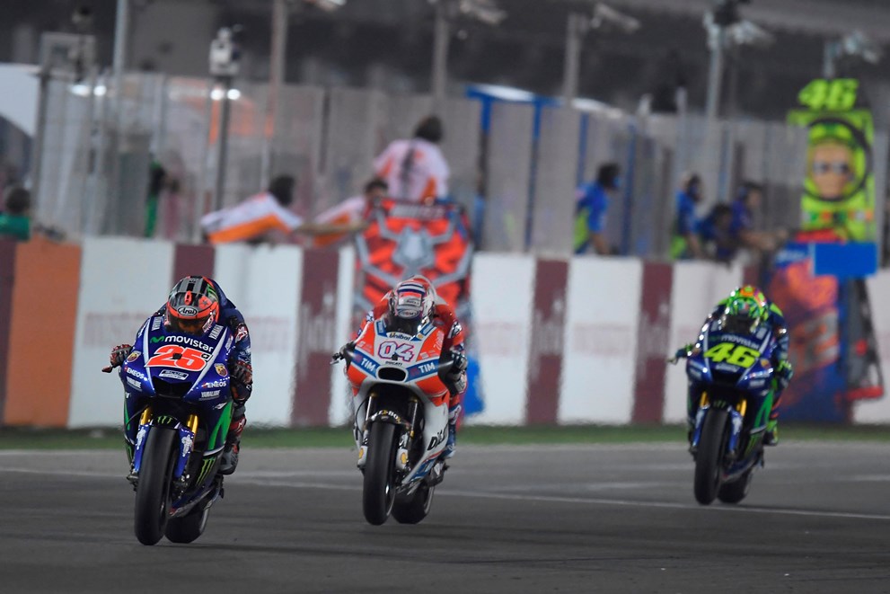 GP Qatar MotoGP: Triunfo de Viñales garante lugar na história