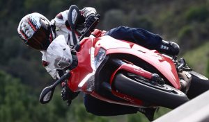 Ducati-Supersport-2017