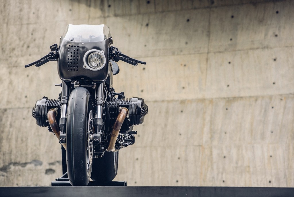 BMW-R-NineT-Bavarian-Fistfigher-by-Rough-Crafts-Customs-Front-1024x684