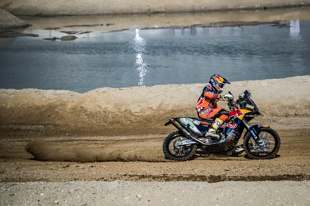 Abu Dhabi Desert Challenge: Sam Sunderland sai na frente, Paulo Gonçalves 7º