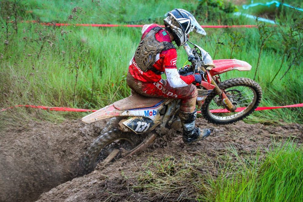 Novo triunfo de Luís Oliveira no Brasil