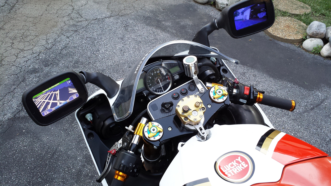 Retrovisores com navegação por GPS e câmara de visão traseira – o super gadget