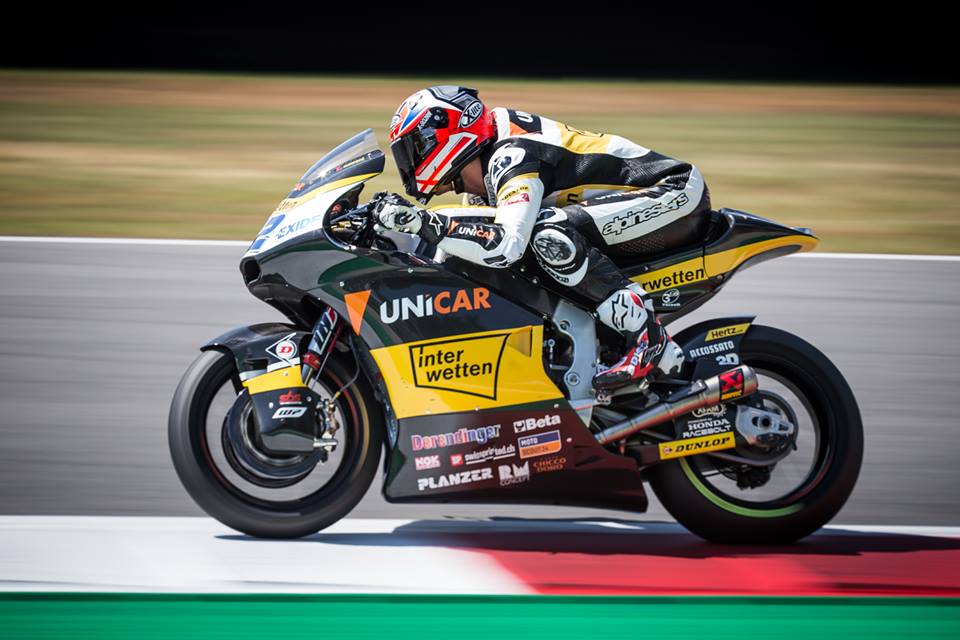 Moto2: Danny Kent com regresso amargo