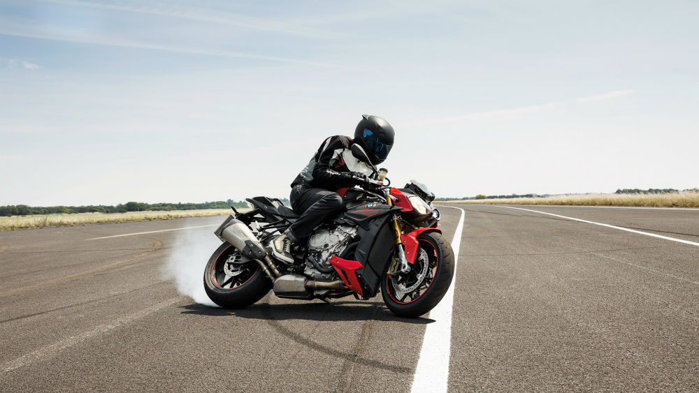 BMW S 1000 R a Dinâmica imparável