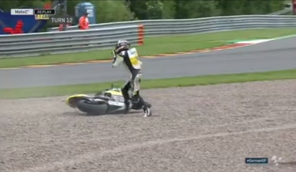 Moto2 – Vídeo: A queda de Thomas Luthi no GP da Alemanha