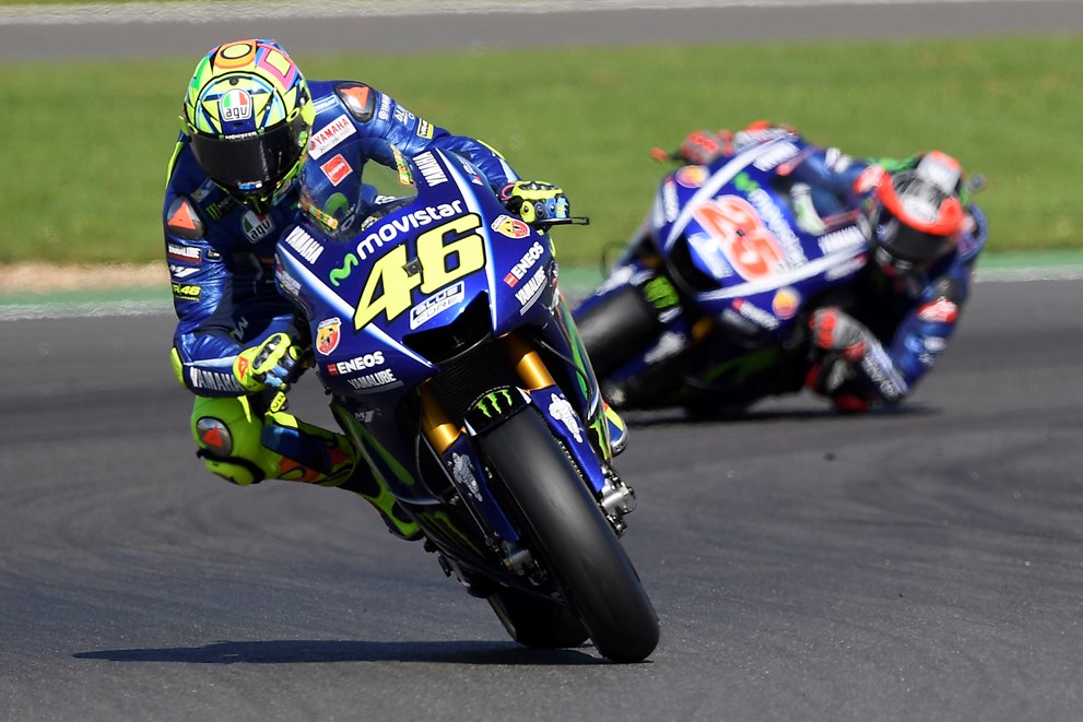 MotoGP: Valentino Rossi com suspeita de fratura de uma perna
