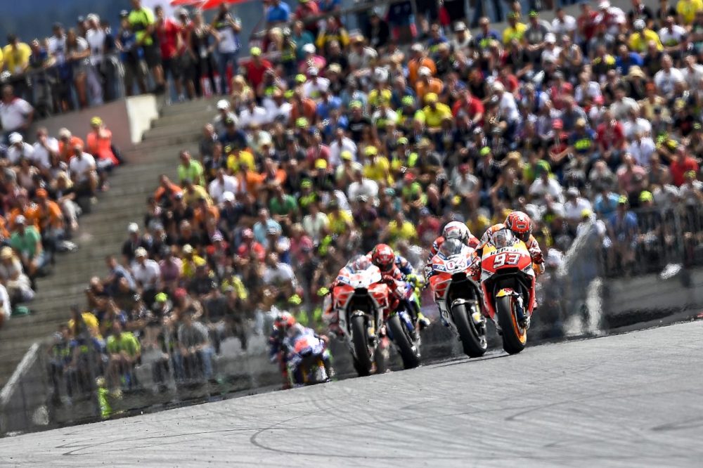 MotoGP: Carmelo Ezpeleta confirma conversações com a Tailândia