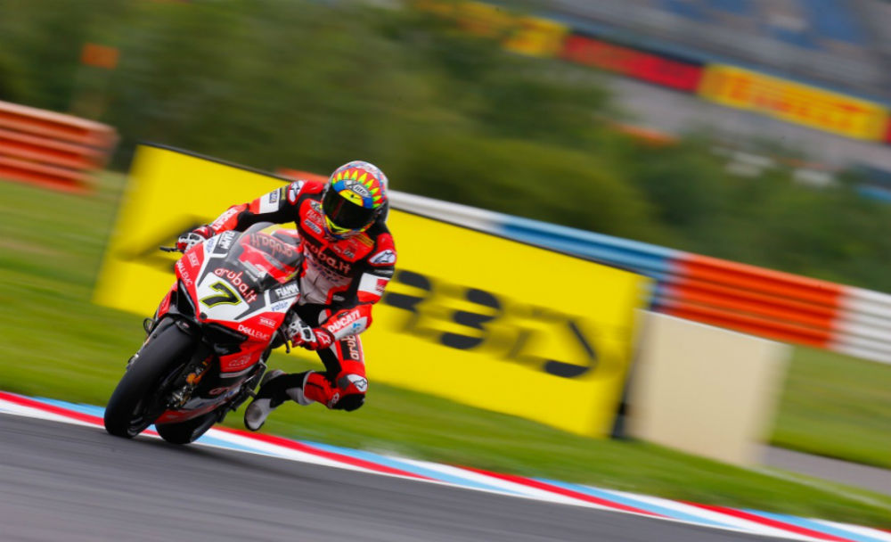 SBK – Vídeo: A ultrapassagem de Chaz Davies aos homens da Kawasaki