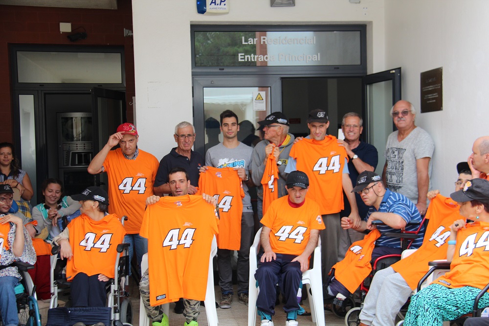 Moto2: Miguel Oliveira visitou Associação Almadense Rumo ao Futuro