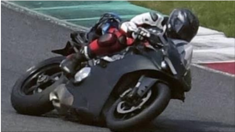 SBK – Vídeo: Nova Ducati V4 rodou em Misano