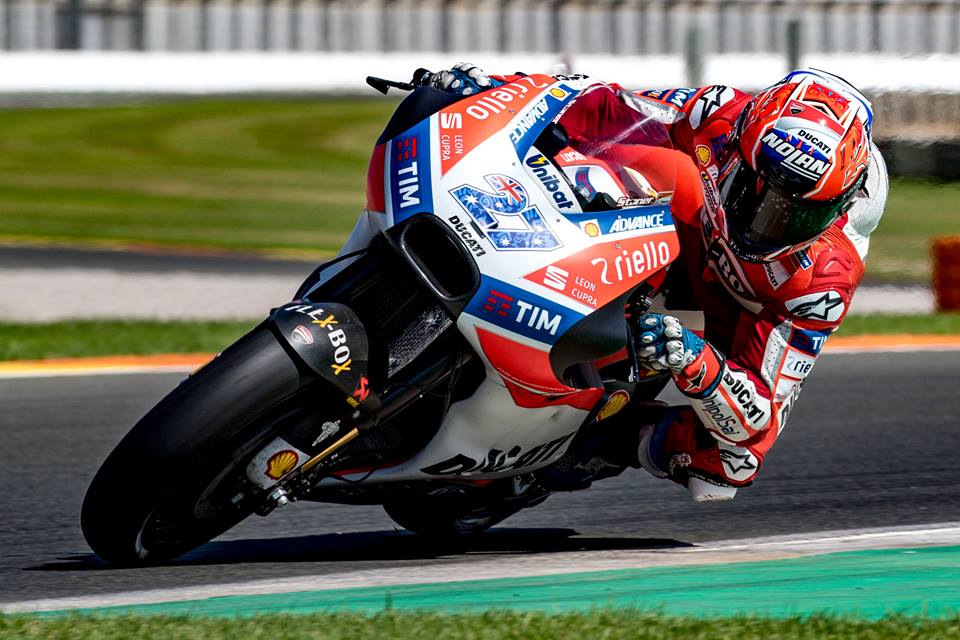 MotoGP: Casey Stoner impressiona em Valência