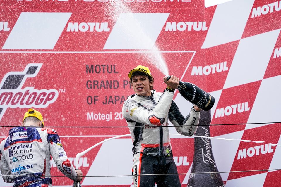 Moto3: Marco Bezzecchi estreia-se no pódio