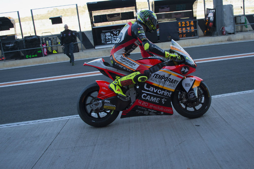 Moto2: Kalex bate com a porta à Forward Racing