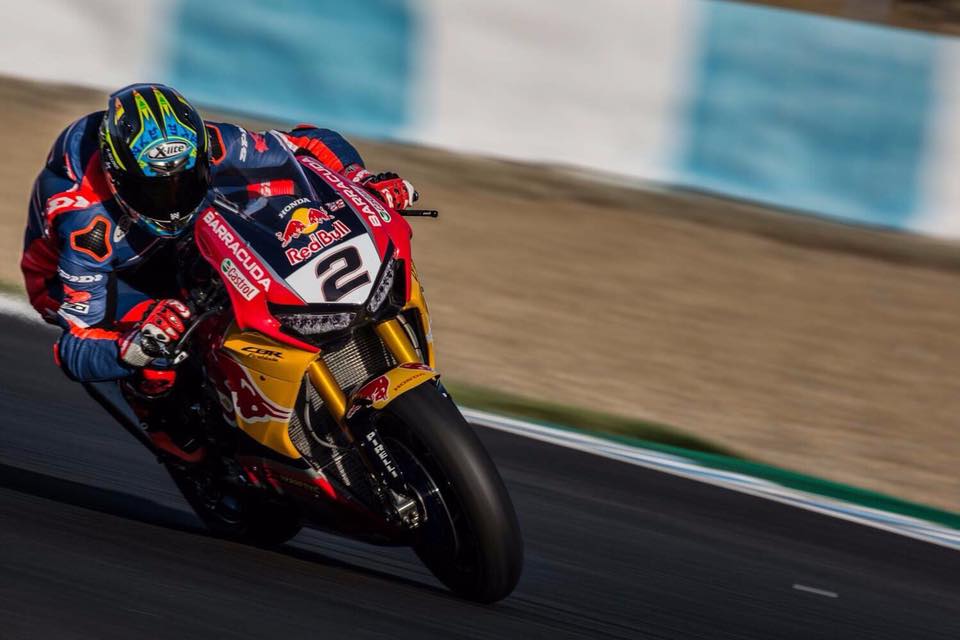 SBK, Vídeo: Leon Camier já aquece a Honda