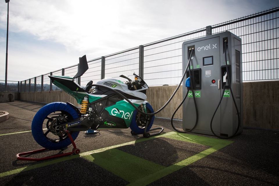 Loris Capirossi apresenta a Energica MotoE
