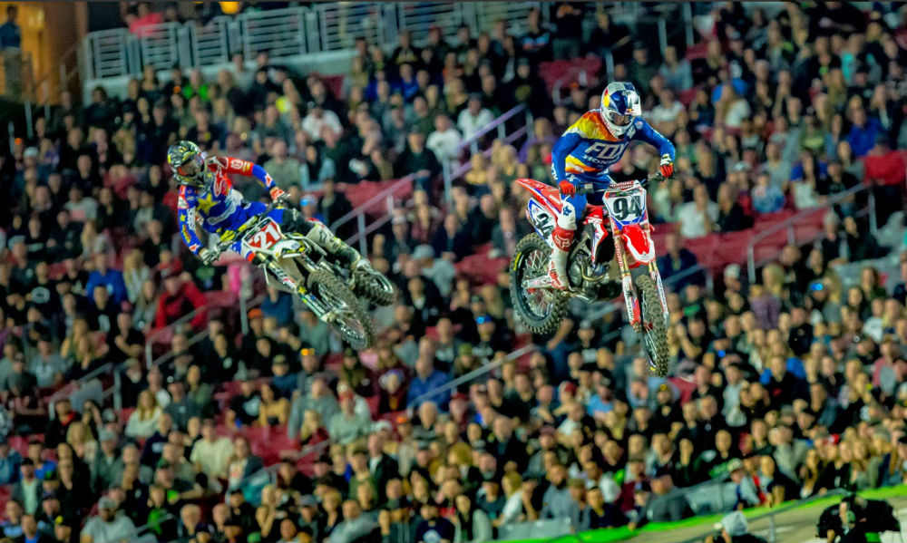 AMA Supercross – Vídeo: Os melhores momentos da corrida de Oakland