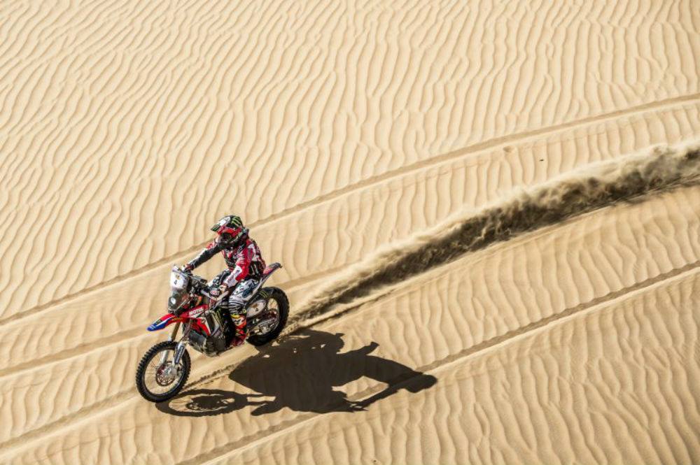TT: Paulo Gonçalves sétimo no arranque do Desert Challenge Abu Dhabi