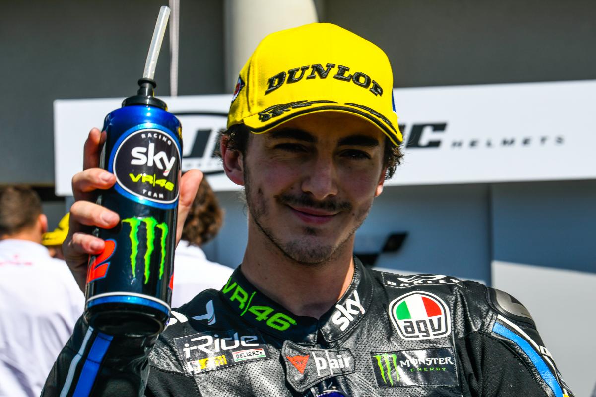 Moto2 França: Peco Bagnaia vence, Miguel Oliveira em 6º sobe ao 2º lugar do campeonato