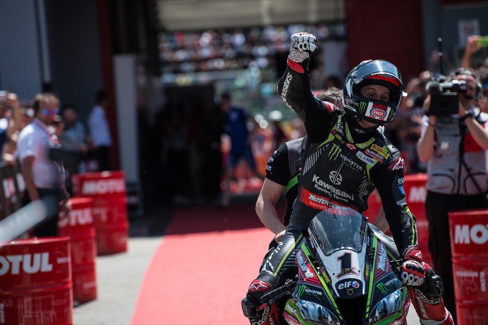 SBK: Jonathan Rea iguala recorde de Carl Fogarty