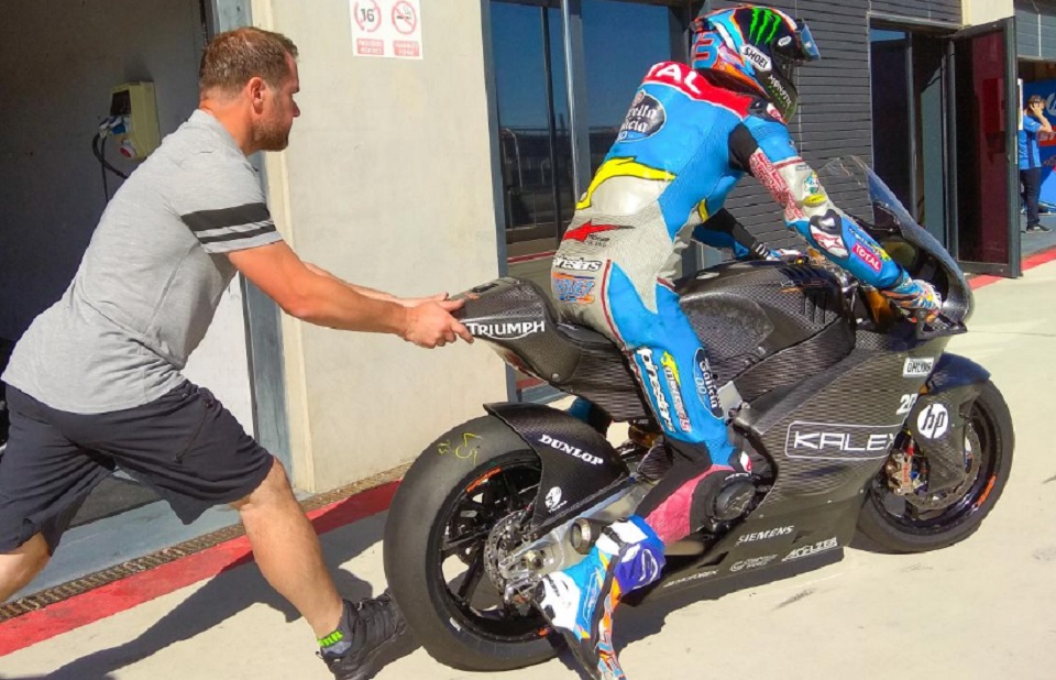 Moto2: Álex Márquez testa motor Triumph