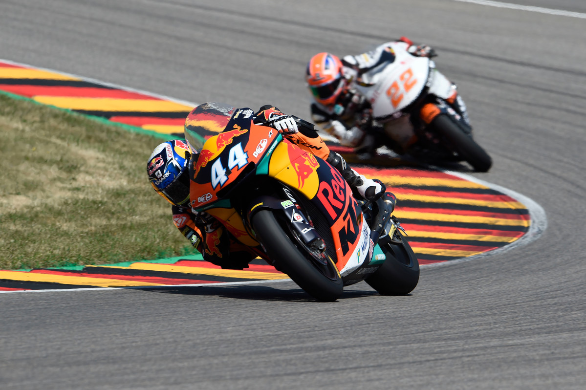 Moto2: Miguel Oliveira aproxima-se de Francesco Bagnaia