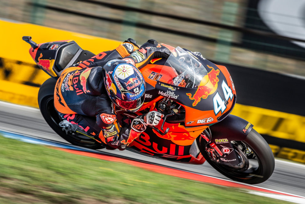 Moto2: Miguel Oliveira sem arriscar na tempestade