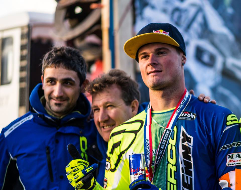 Wade Young renova com a Sherco