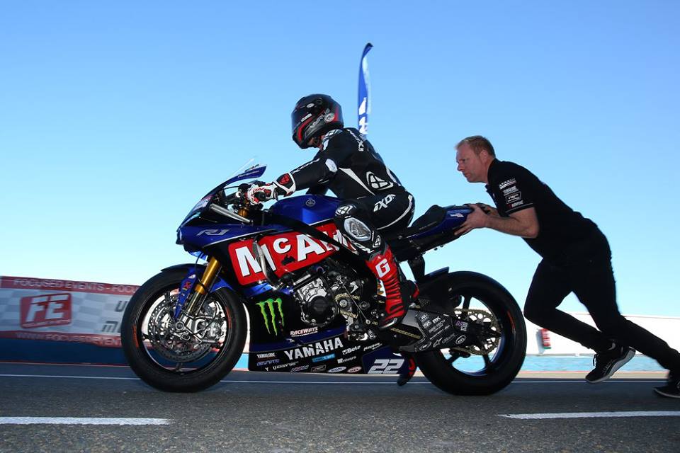 Superbikes Britânicas testam no AIA