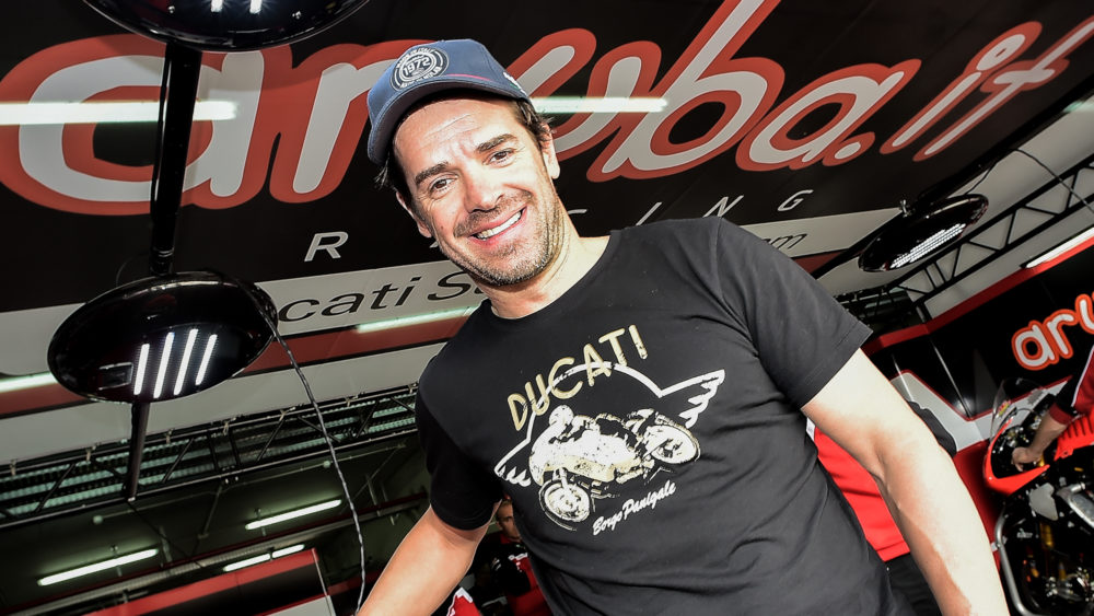 SBK – Carlos Checa: “Álvaro Bautista surpreendeu tudo e todos”