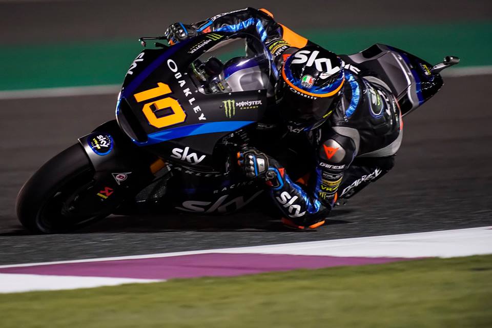 Moto2: Luca Marini lidera pelotão equilibrado