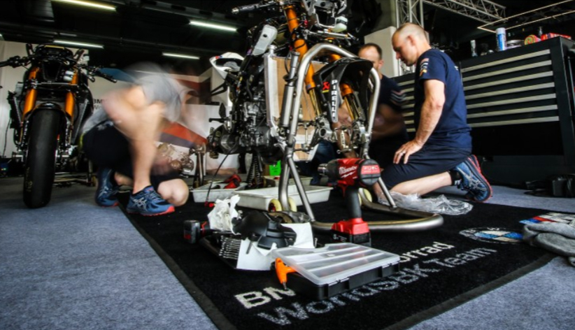 SBK: A BMW desenvolve a S1000RR