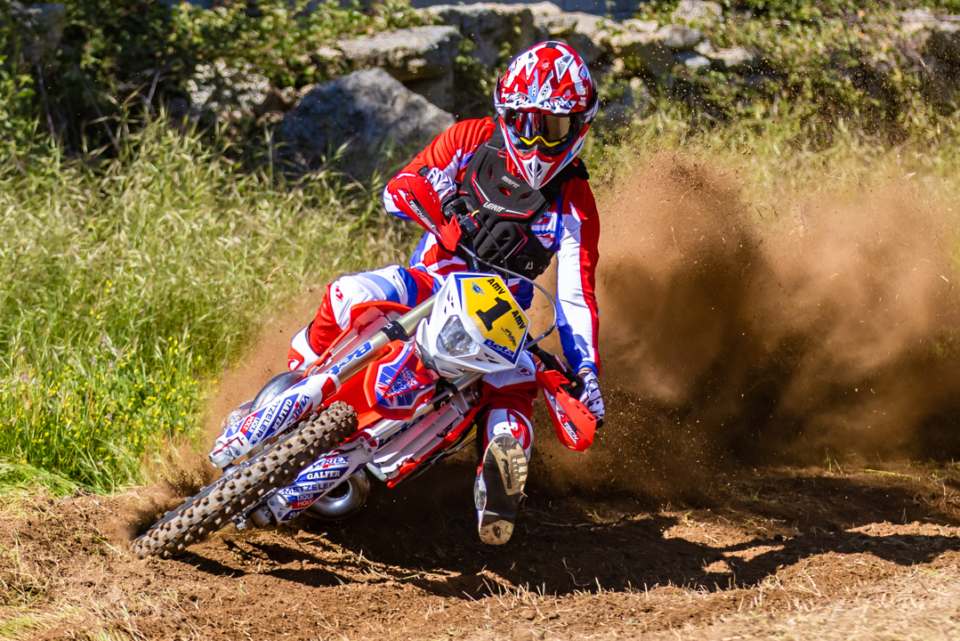 EnduroGP: Steve Holcombe mais líder, Diogo Ventura mantém 9.º lugar