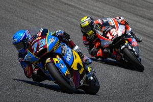 Moto2, Valencia: Binder x Lüthi x Navarro: a luta atrás de Márquez thumbnail