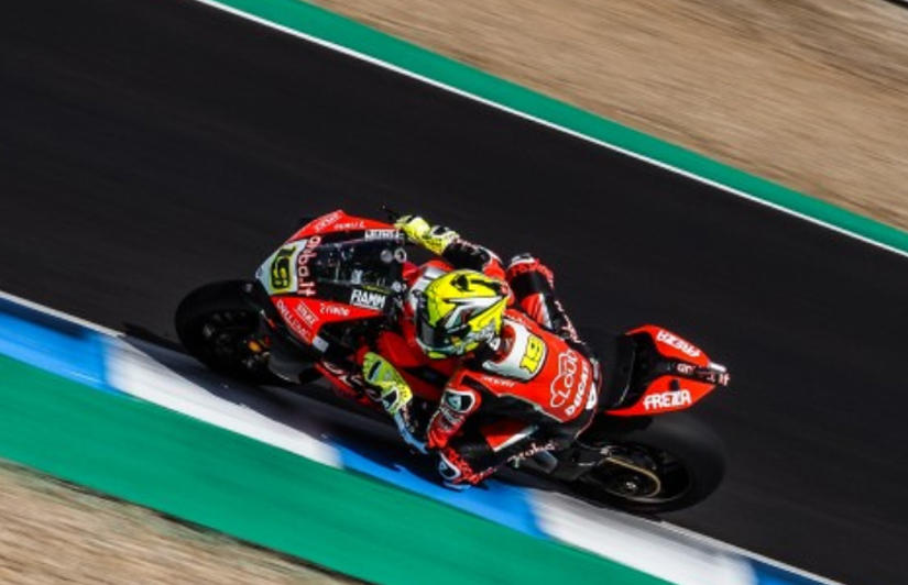 SBK 1: Bautista vence, Rea embaraçado após colisão com Lowes