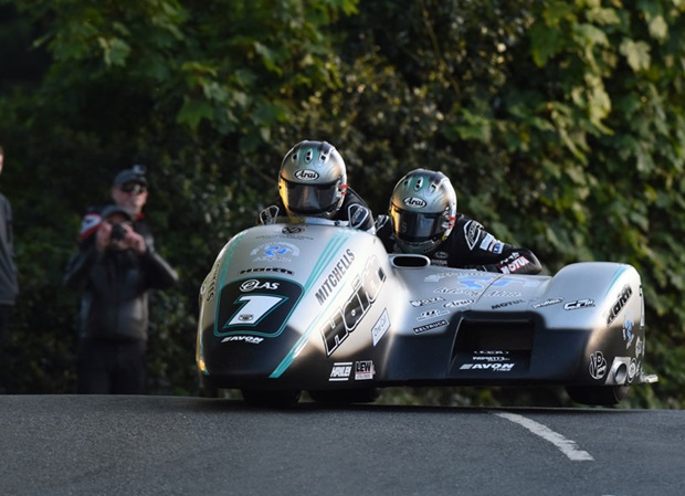 Ilha de Man: Birchall vencem 2ª de Sidecars