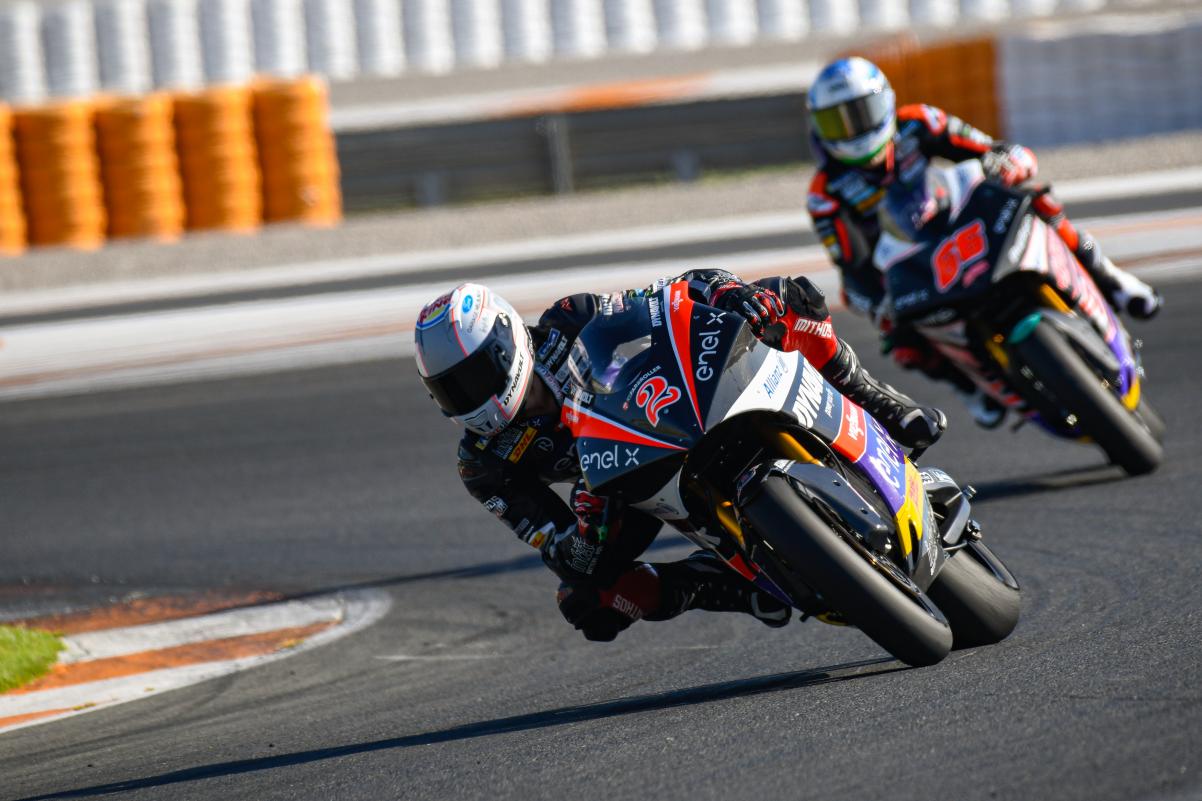 MotoE: FP1 inaugural com Raffin à cabeça