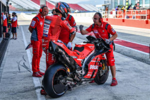 Técnica MotoGP: Escapes duplos para quê? thumbnail